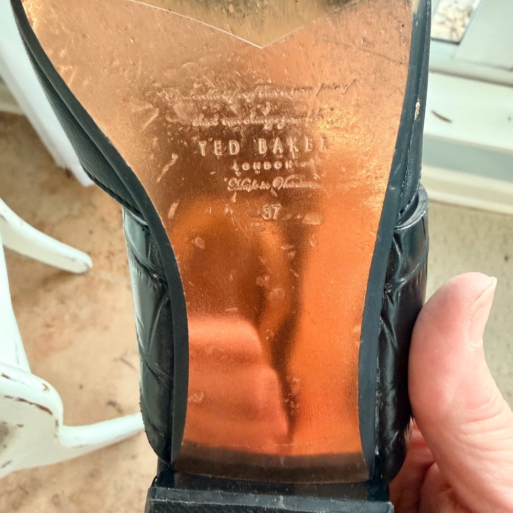 Ted Baker Black Flats - Picture 7 of 12